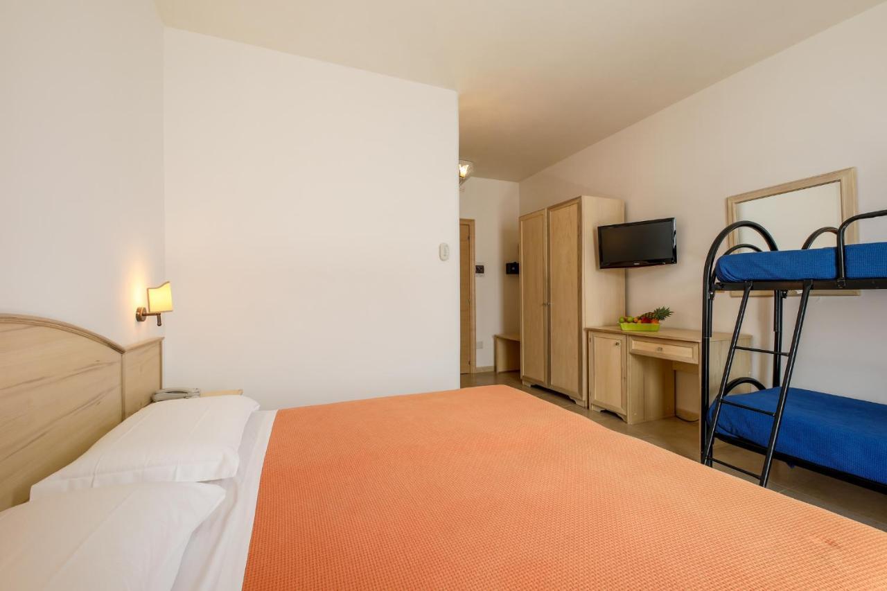Hotel Corallo Torre Santa Sabina Eksteriør bilde