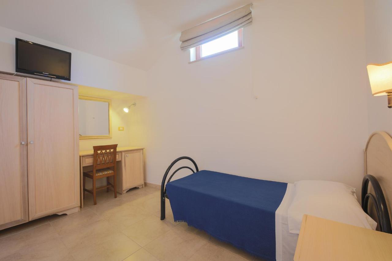 Hotel Corallo Torre Santa Sabina Eksteriør bilde