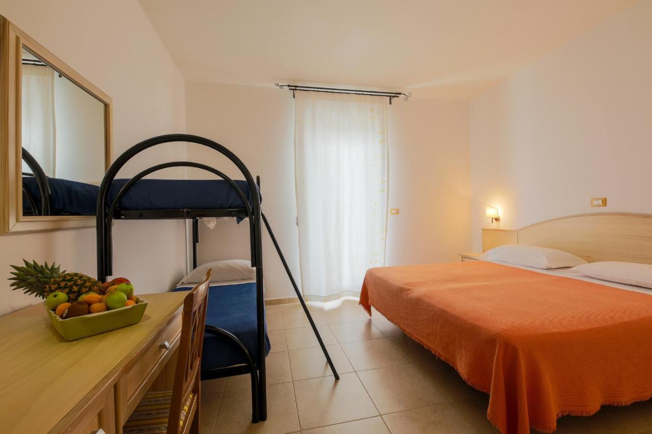 Hotel Corallo Torre Santa Sabina Eksteriør bilde