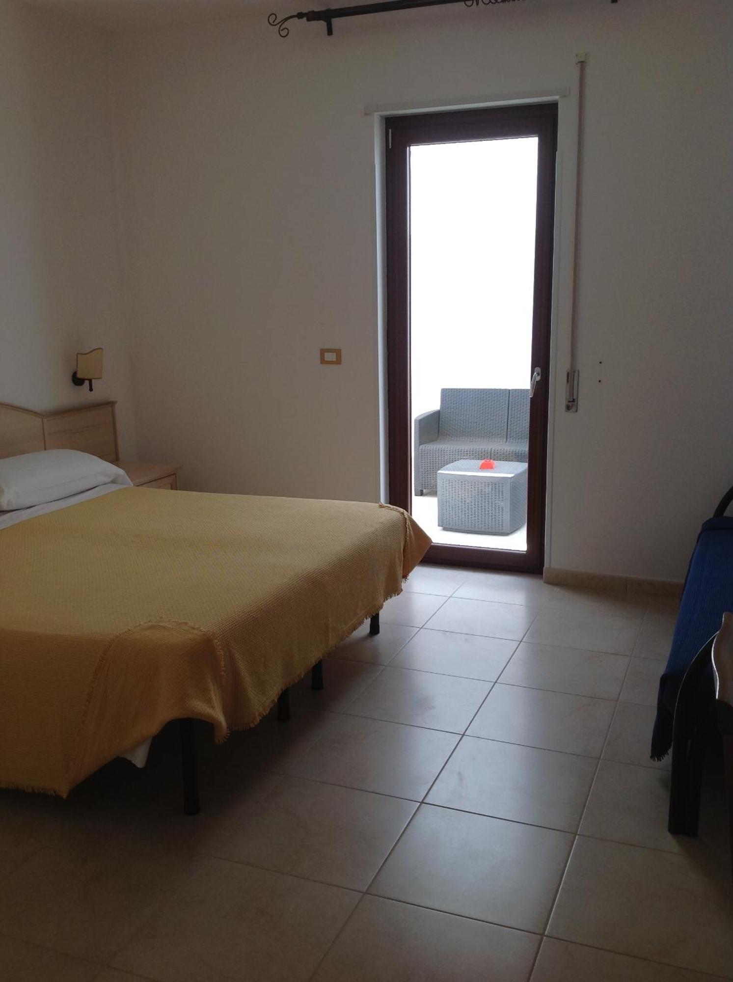 Hotel Corallo Torre Santa Sabina Eksteriør bilde