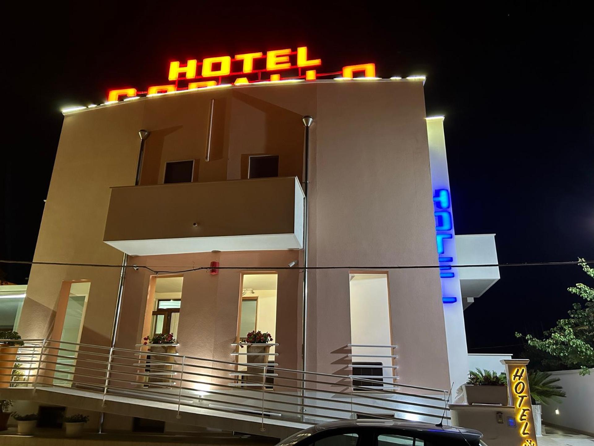 Hotel Corallo Torre Santa Sabina Eksteriør bilde