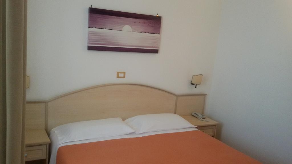 Hotel Corallo Torre Santa Sabina Eksteriør bilde